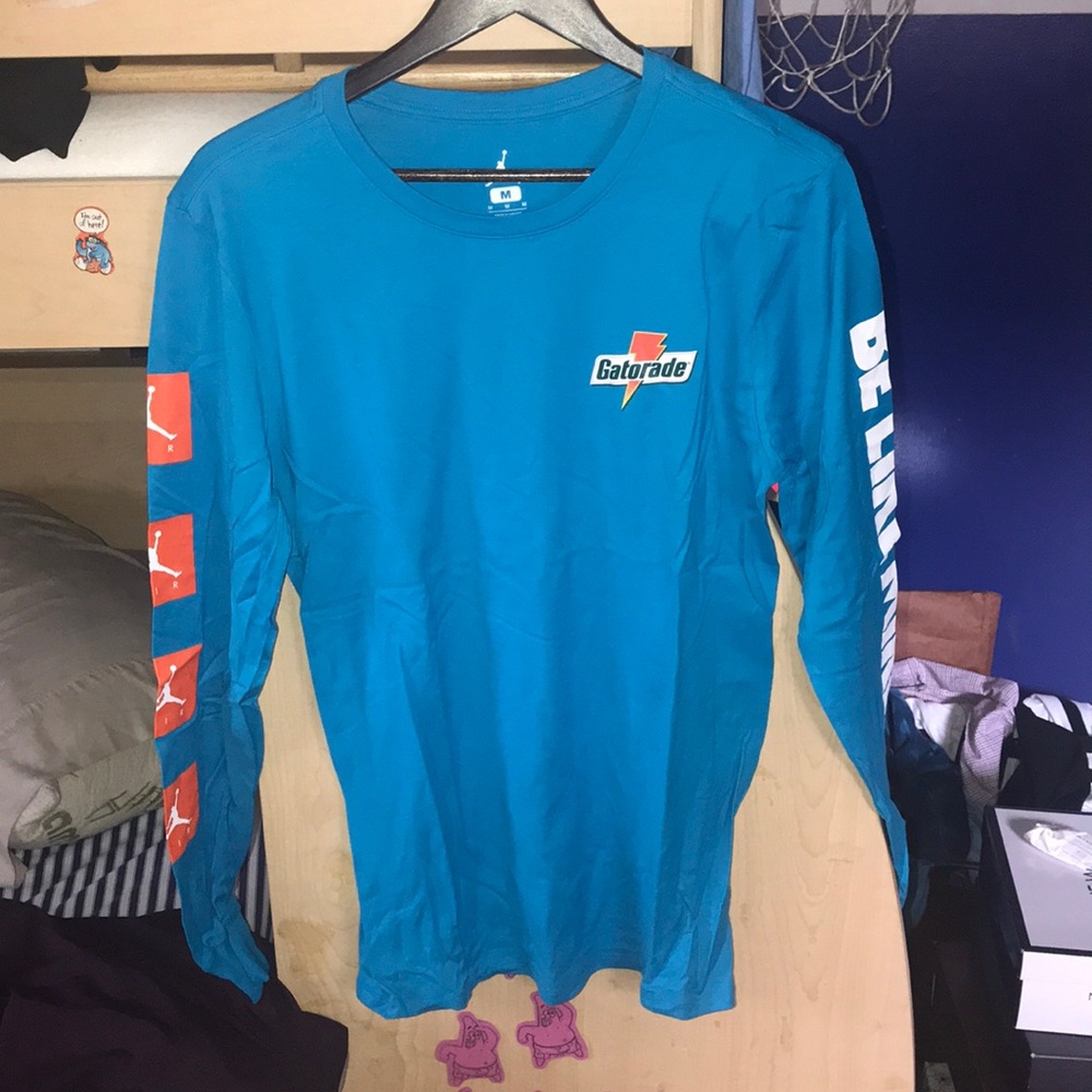 Graphic long sleeve shirt